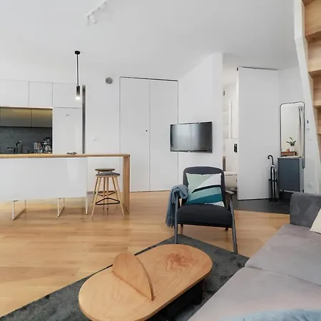 Two Level 2waters By Renters