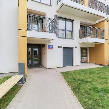 Two Level 2waters By Renters Apartment *