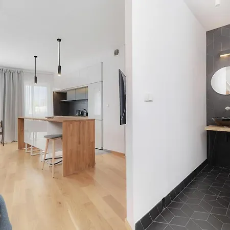 Two Level 2waters By Renters *
