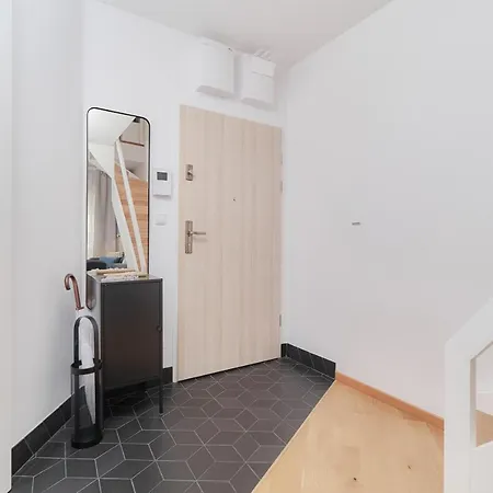 Two Level 2waters By Renters